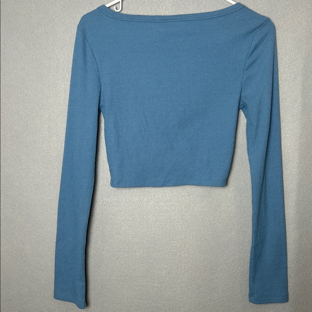 Urban Outfitters Light blue Ribbed Crop long sleeve top feminine casual cozy M - Picture 5 of 6